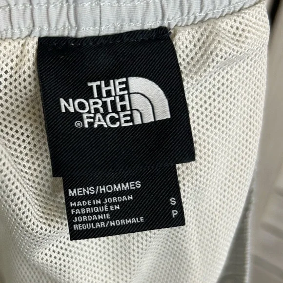 The North Face Men’s Outdoor Cargo Off White Shorts with Belt - Picture 11 of 12